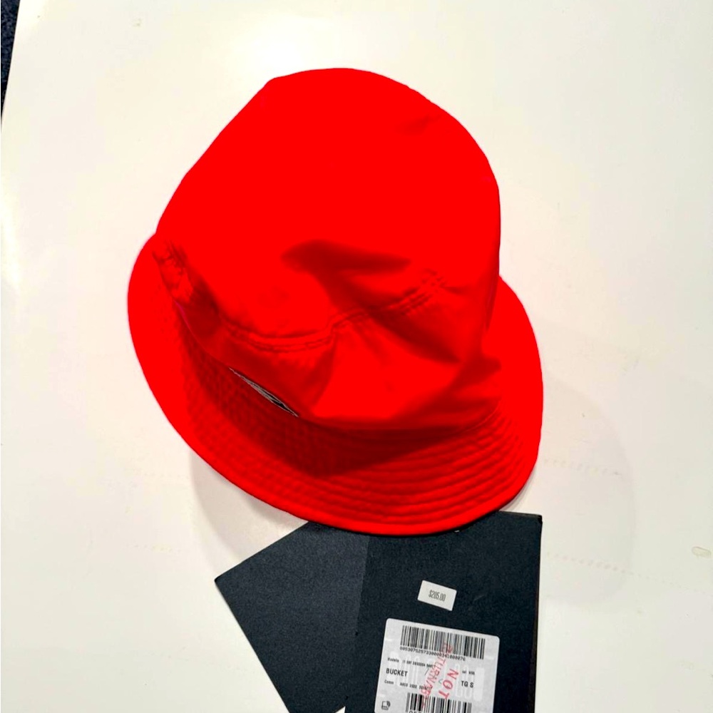 Moncler Alicia Keys hat